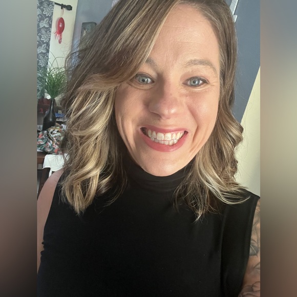 Meet your Posher, Kalie - Picture 2 of 5